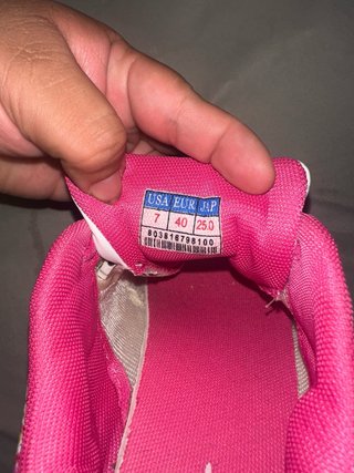 Zapatillas deportivas rosas con flores