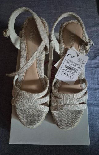Cuñas Sfera Beige y Doradas Talla 38