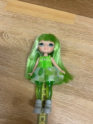 Rainbow High bambola verde