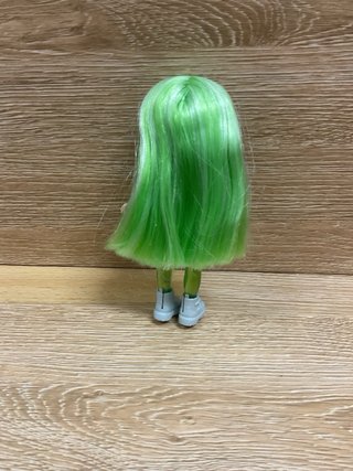 Rainbow High bambola verde