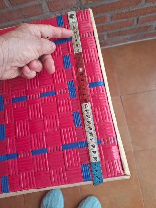 Tavolo ausiliario in rattan e plastica anni '60