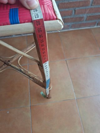 Tavolo ausiliario in rattan e plastica anni '60