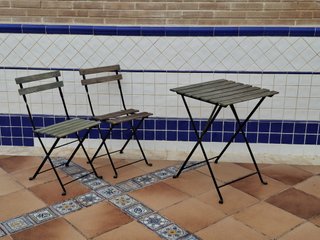Conjunto mesa y 2 sillas plegables madera