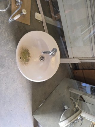 Pileta de porcelana blanca