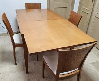 Mesa extensible de comedor madera maciza y sillas
