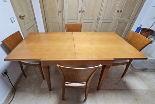 Mesa extensible de comedor madera maciza y sillas