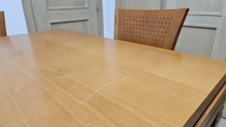 Mesa extensible de comedor madera maciza y sillas