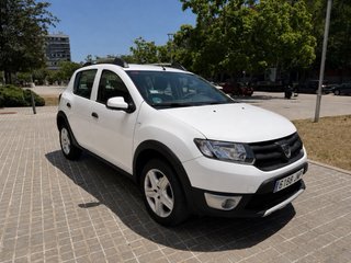 Dacia Sandero 2016 141000km  pegatina C