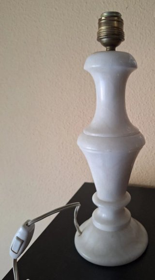 Lámpara de mármol antigua