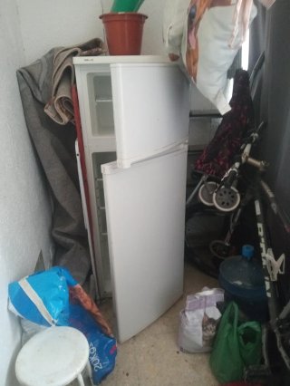 Nevera pequeña blanca seminueva