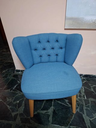 Butaca azul vintage para dormitorio