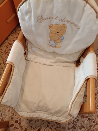 Trona de madera para bebé