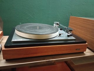Tocadiscos Lenco B-52 de Suiza