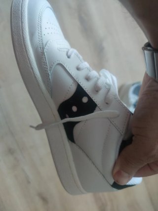 Zapatillas Saucony Court Blancas y Negras