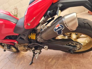 Ducati Monster 696 ABS Roja y Dorada