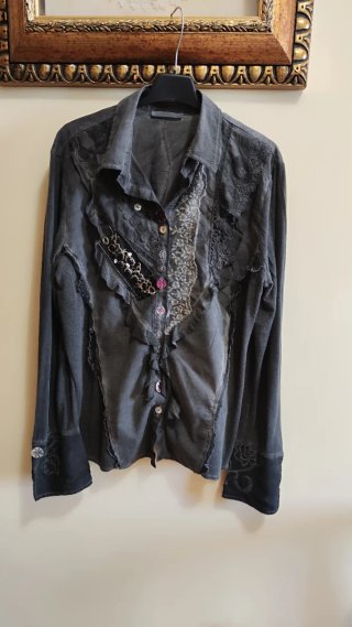 Camicia vintage donna grigia molto particolare.
