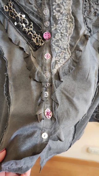 Camicia vintage donna grigia molto particolare.