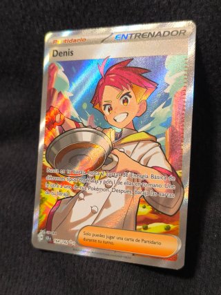 Denis Entrenador Full Art Carta Pokemon