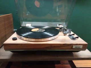 Tocadiscos Akai