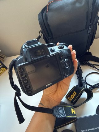 Nikon D3100 + Objetivo 18-55mm + Bolsa