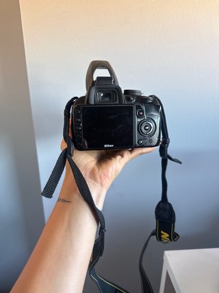 Nikon D3100 + Objetivo 18-55mm + Bolsa