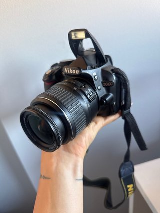 Nikon D3100 + Objetivo 18-55mm + Bolsa