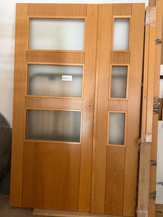 Puerta doble madera.  con galce y tapa juntas