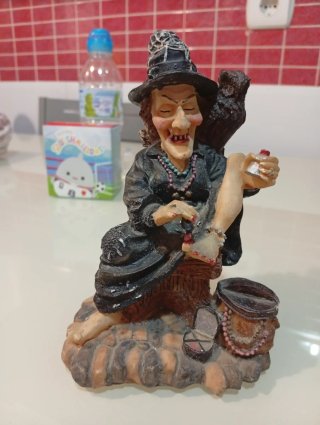 Figura Bruja Resina