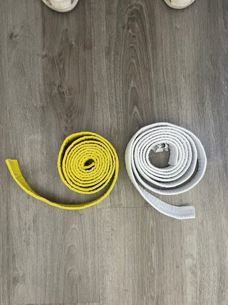 Traje de Judo Blanco + Cinturones blanco y amaril