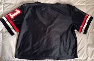 Camiseta Guess Crop Top Estilo Fútbol Americano