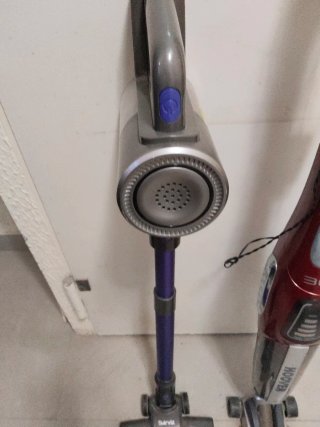 2 Aspiradoras de mano y escoba