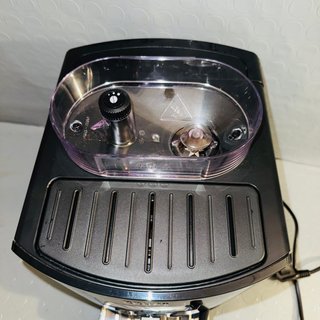 Macchina da caffè Krups Essential con macinacaffè YY8135FD guasta