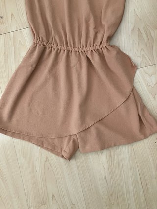Mono corto beige mujer