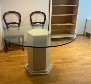 Mesa de salón cristal y base octogonal