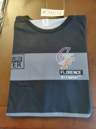 Camiseta a rayas negra y gris nueva a estrenar