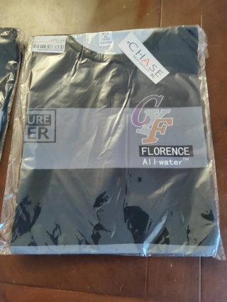 Camiseta a rayas negra y gris nueva a estrenar