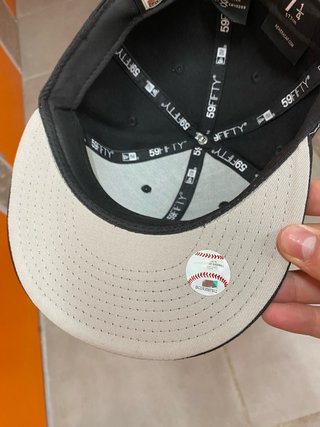 Gorra New Era LA Negra