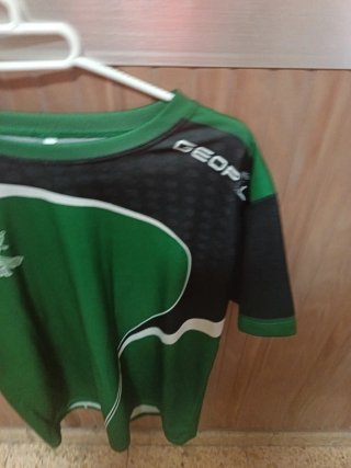 Camiseta técnica Geopol Negra y Verde