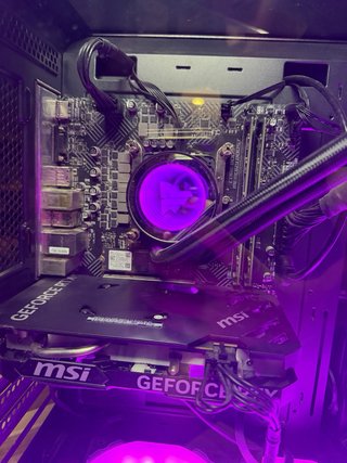 PC Gamer RTX 4060 + i7 13700F