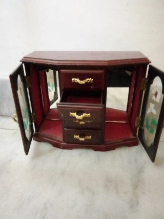 Joyero antiguo madera con flores