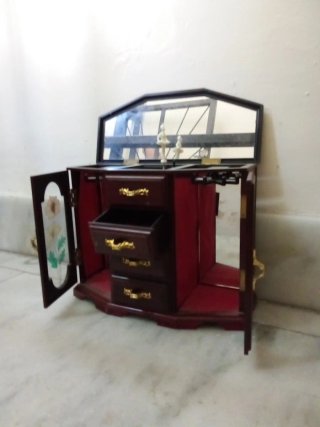 Joyero antiguo madera con flores