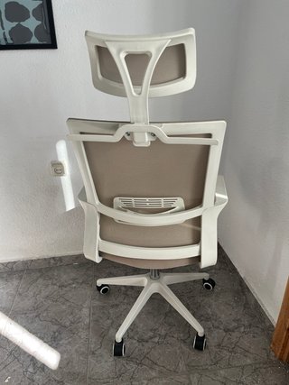 Silla ergonómica Sklum beige y blanca