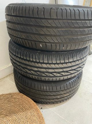 5 Llantas audi a4 con neumáticos al 90%