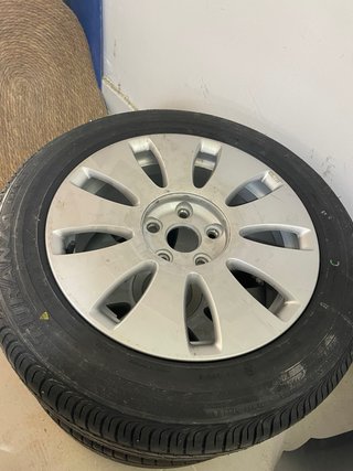 5 Llantas audi a4 con neumáticos al 90%