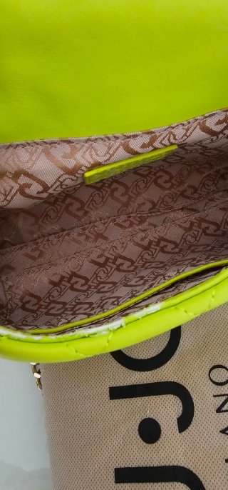 Borsa Liu Jo trapuntata verde con logo oro