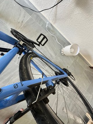 Bicicleta azul Specialized