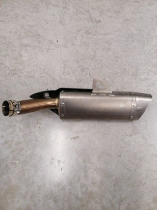 ESCAPE YAMAHA R7 AKRAPOVIC