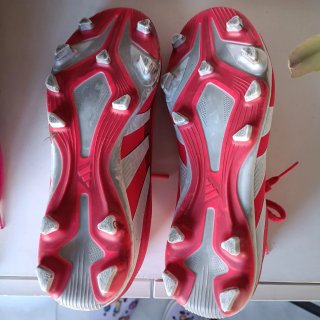 Botas de fútbol Adidas Predator Rojas talla 34