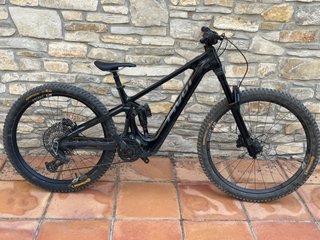 Pivot Shuttle AMPd