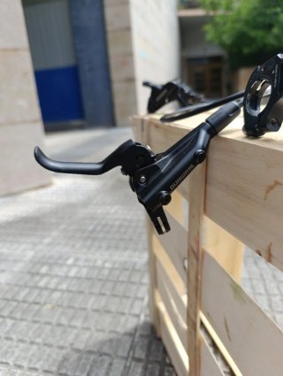 Frenos Shimano MT520 4 pistones nuevos